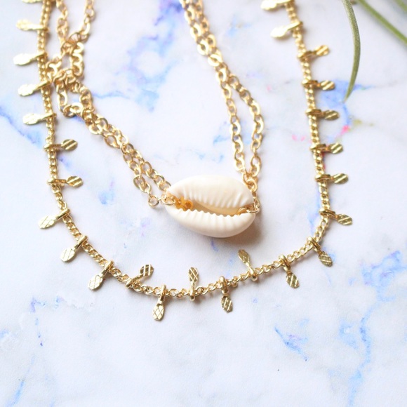 RESTOCKED _ Trendy Gold Cowrie Shell Anklets - Picture 3 of 3